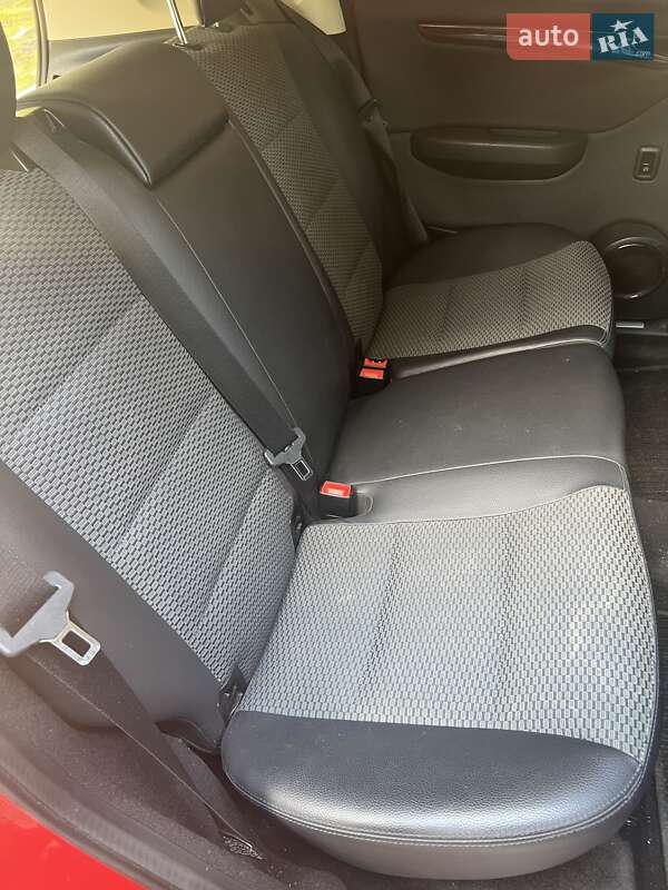 Хэтчбек Mercedes-Benz A-Class 2011 в Киеве фото 8 Хэтчбек Mercedes-Benz A-Class 2011 в Киеве