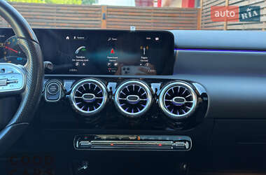 Хэтчбек Mercedes-Benz A-Class 2020 в 