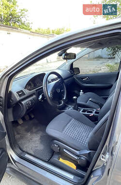 Хетчбек Mercedes-Benz A-Class 2010 в 