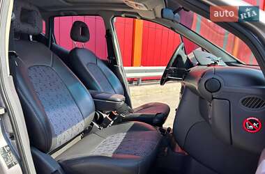 Хэтчбек Mercedes-Benz A-Class 2000 в 