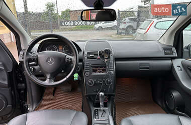 Хэтчбек Mercedes-Benz A-Class 2010 в 