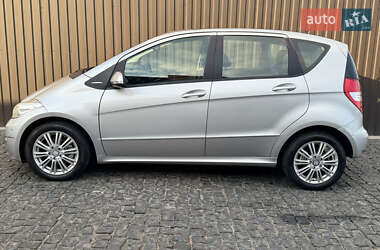 Хэтчбек Mercedes-Benz A-Class 2011 в 