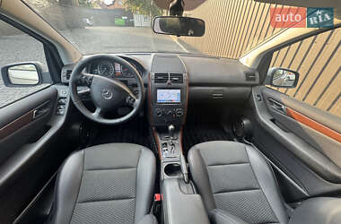 Хэтчбек Mercedes-Benz A-Class 2011 в 
