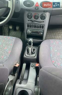 Хэтчбек Mercedes-Benz A-Class 2000 в 