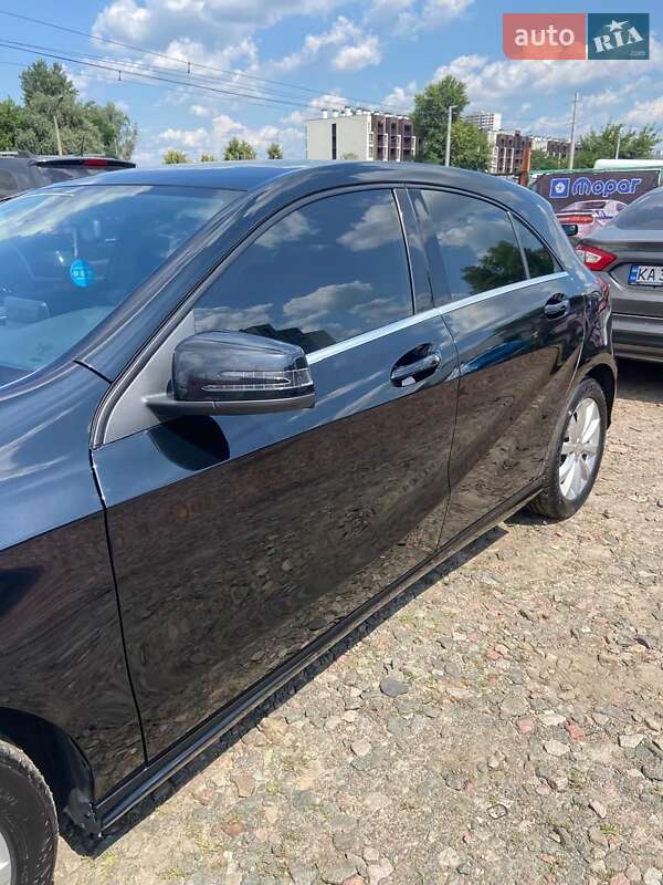 Хэтчбек Mercedes-Benz A-Class 2016 в Киеве