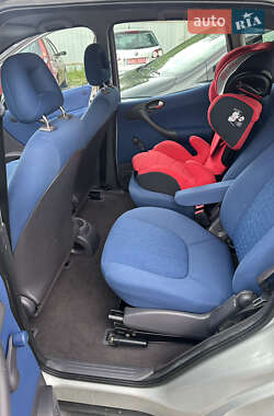 Хэтчбек Mercedes-Benz A-Class 2001 в 
