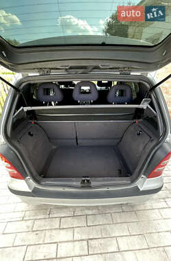 Хэтчбек Mercedes-Benz A-Class 2001 в 