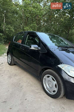 Хэтчбек Mercedes-Benz A-Class 2010 в 