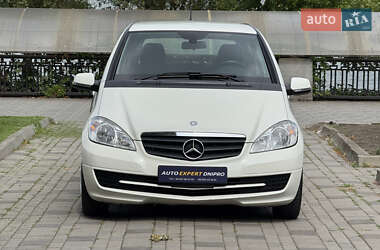 Хэтчбек Mercedes-Benz A-Class 2010 в 