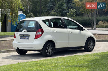 Хэтчбек Mercedes-Benz A-Class 2010 в 