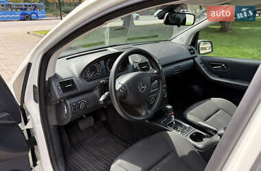 Хэтчбек Mercedes-Benz A-Class 2010 в 