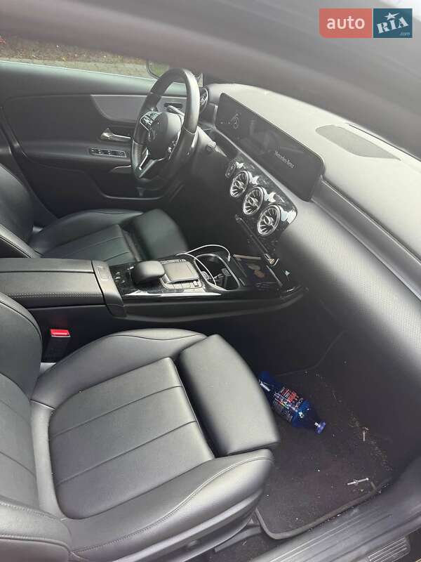 Седан Mercedes-Benz A-Class 2021 в Києві