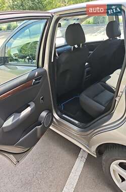 Хэтчбек Mercedes-Benz A-Class 2005 в 