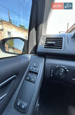 Хэтчбек Mercedes-Benz A-Class 2007 в 