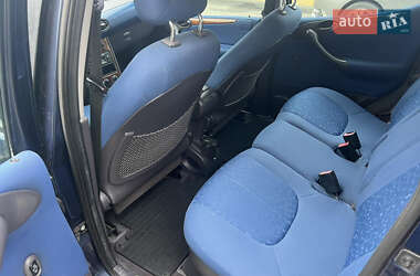 Хэтчбек Mercedes-Benz A-Class 2002 в 