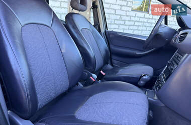 Хэтчбек Mercedes-Benz A-Class 2005 в 