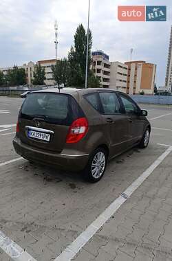 Хэтчбек Mercedes-Benz A-Class 2009 в 