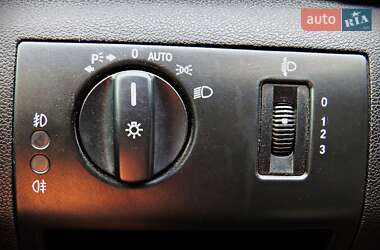 Хэтчбек Mercedes-Benz A-Class 2011 в 