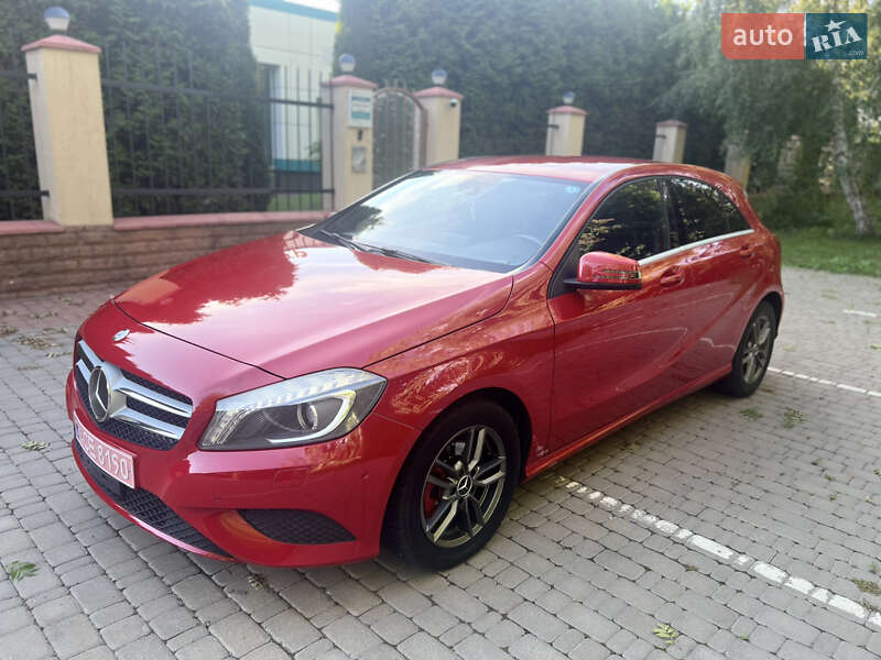 Хетчбек Mercedes-Benz A-Class 2014 в 