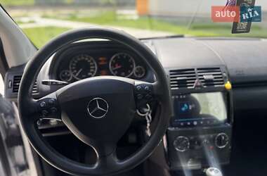 Хэтчбек Mercedes-Benz A-Class 2011 в 