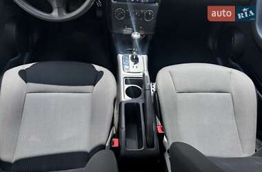 Хэтчбек Mercedes-Benz A-Class 2011 в 