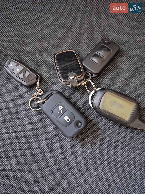 Хетчбек Mercedes-Benz A-Class 2000 в Києві фото 39 Хетчбек Mercedes-Benz A-Class 2000 в Києві