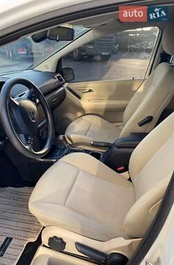 Хэтчбек Mercedes-Benz A-Class 2010 в 