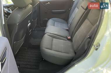 Хэтчбек Mercedes-Benz A-Class 2010 в 