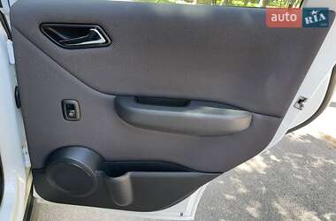 Хэтчбек Mercedes-Benz A-Class 2010 в 