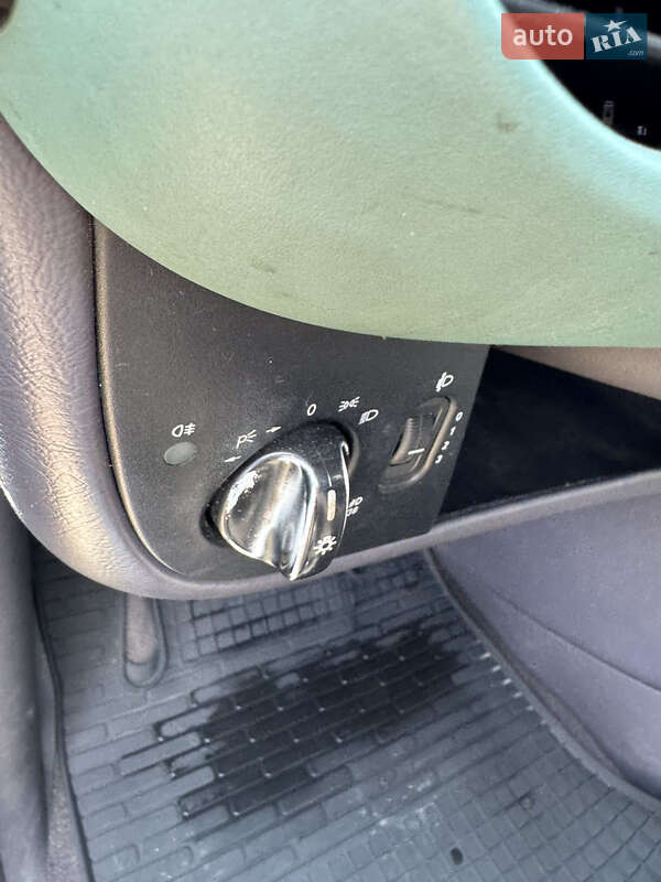 Хэтчбек Mercedes-Benz A-Class 1998 в Тячеве фото 8 Хэтчбек Mercedes-Benz A-Class 1998 в Тячеве