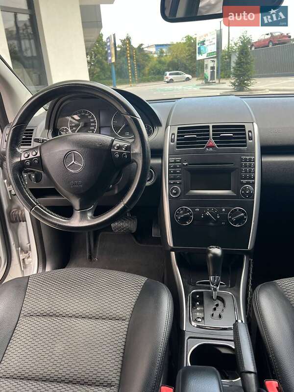 Хэтчбек Mercedes-Benz A-Class 2010 в Ивано-Франковске фото 33 Хэтчбек Mercedes-Benz A-Class 2010 в Ивано-Франковске