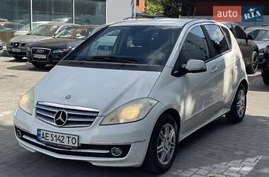 Хэтчбек Mercedes-Benz A-Class 2010 в 
