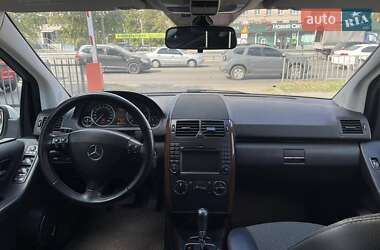 Хэтчбек Mercedes-Benz A-Class 2010 в 