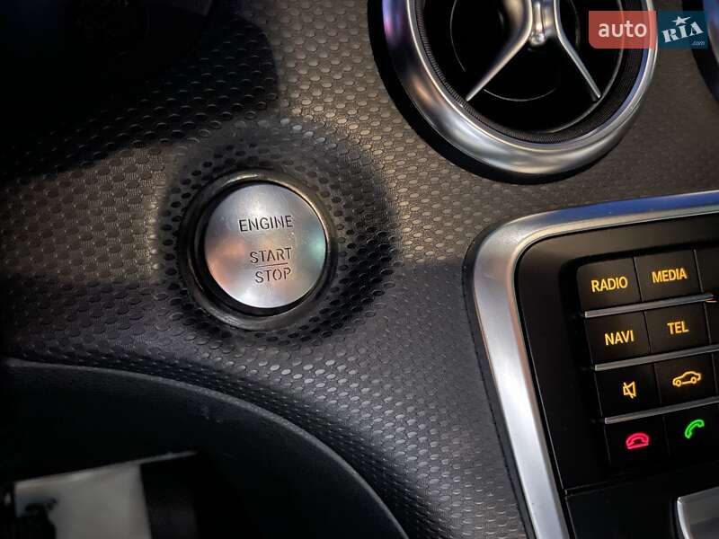 Хэтчбек Mercedes-Benz A-Class 2016 в Киеве