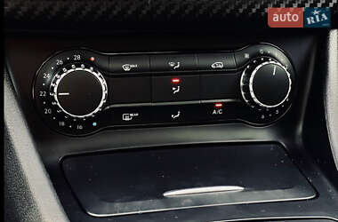 Хэтчбек Mercedes-Benz A-Class 2012 в 