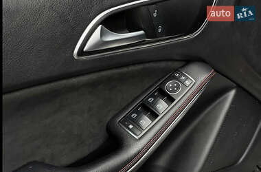 Хэтчбек Mercedes-Benz A-Class 2012 в 
