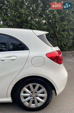Хетчбек Mercedes-Benz A-Class 2014 в 