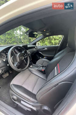 Хетчбек Mercedes-Benz A-Class 2014 в 