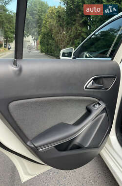 Хетчбек Mercedes-Benz A-Class 2014 в 