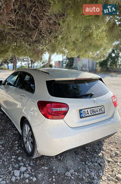 Хетчбек Mercedes-Benz A-Class 2014 в 
