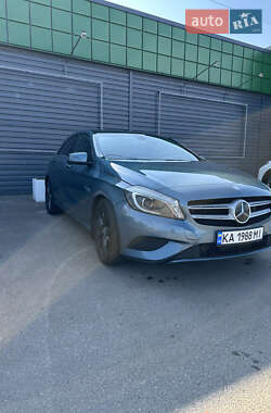 Хэтчбек Mercedes-Benz A-Class 2012 в 