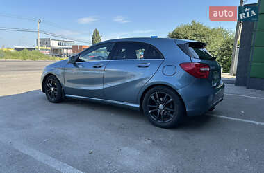 Хэтчбек Mercedes-Benz A-Class 2012 в 