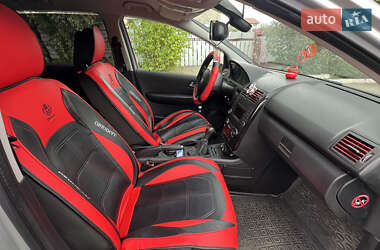 Хетчбек Mercedes-Benz A-Class 2009 в 