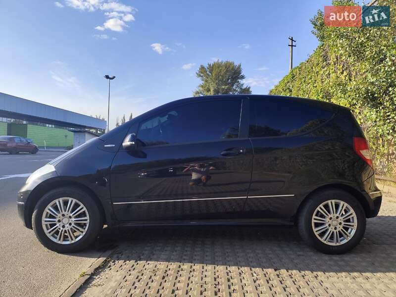 Купе Mercedes-Benz A-Class 2010 в Києві