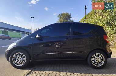 Купе Mercedes-Benz A-Class 2010 в 
