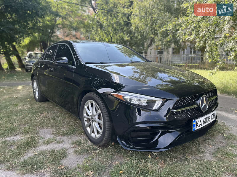 Седан Mercedes-Benz A-Class 2019 в Киеве