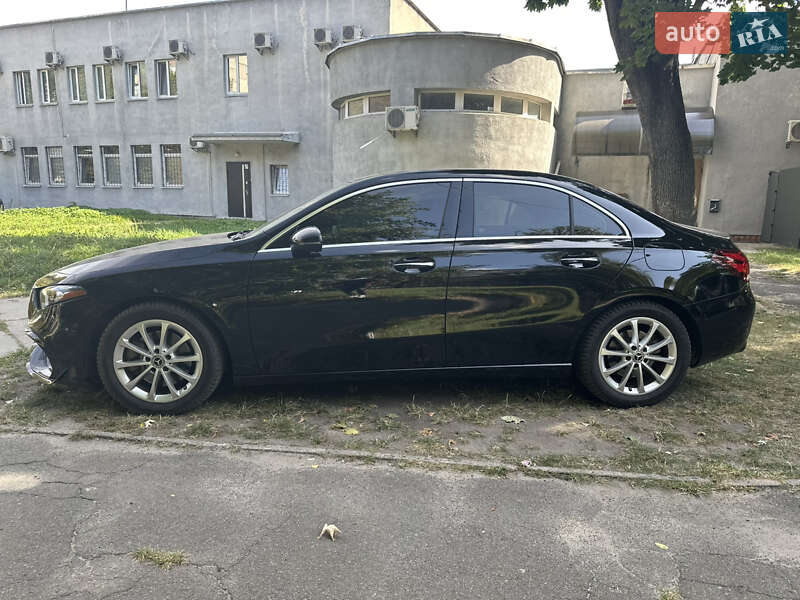 Седан Mercedes-Benz A-Class 2019 в Киеве