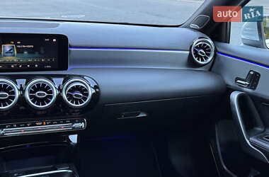 Седан Mercedes-Benz A-Class 2019 в 