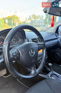 Хэтчбек Mercedes-Benz A-Class 2010 в 