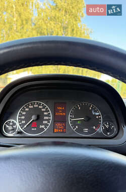 Хэтчбек Mercedes-Benz A-Class 2010 в 